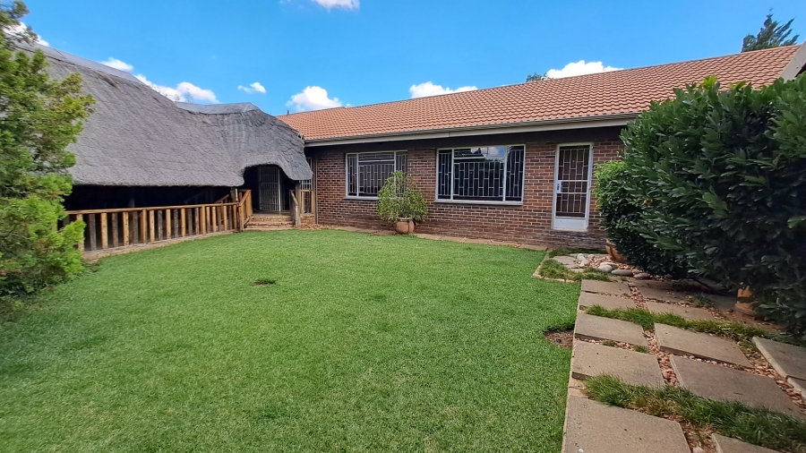 5 Bedroom Property for Sale in Fichardt Park Free State